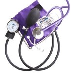 Baumanometro aneroide con estetoscopio de una campana color gris, morado, azul, rosa y negro MES-HS-50A MARCA -  MedStar