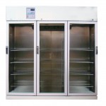 Refrigerador vertical de 50 pies para farmacia esmaltado con 3 puertas de cristal REF-RFECDV-50 MARCA -  RefriMed
